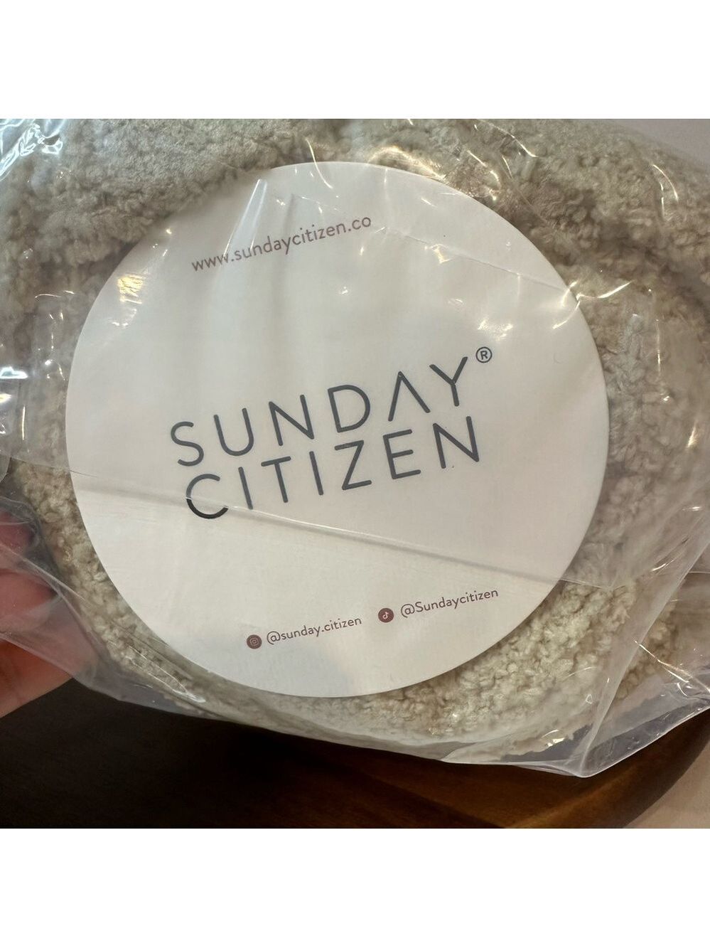 🤍 NEW Sunday Citizen Snug Lap Throw Blanket Ultra Soft Cozy Knit Cream/Beige 🤍 - Picture 5 of 5